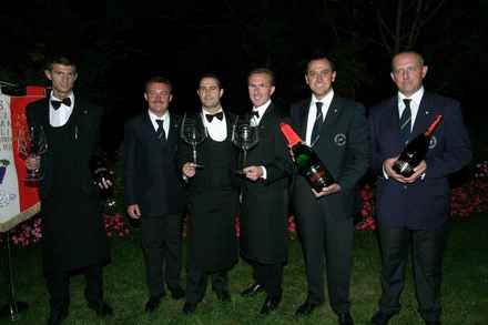 I premiati al concorso con i dirigenti Ais