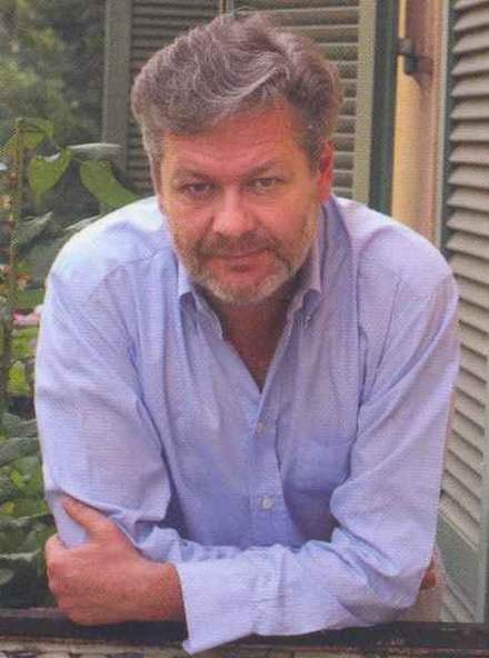 Farinetti come appare nel suo ultimo libro Mondadori