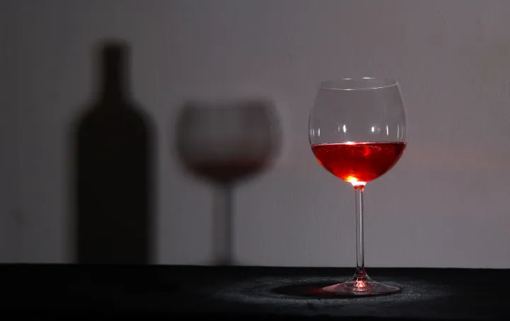 Allarme rosso per il vino italiano: giacenze e prezzi in peggioramento