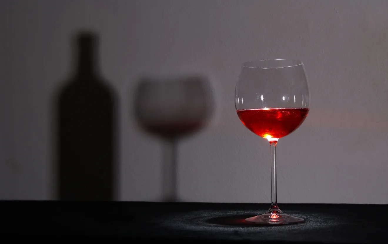 Allarme rosso per il vino italiano: giacenze e prezzi in peggioramento