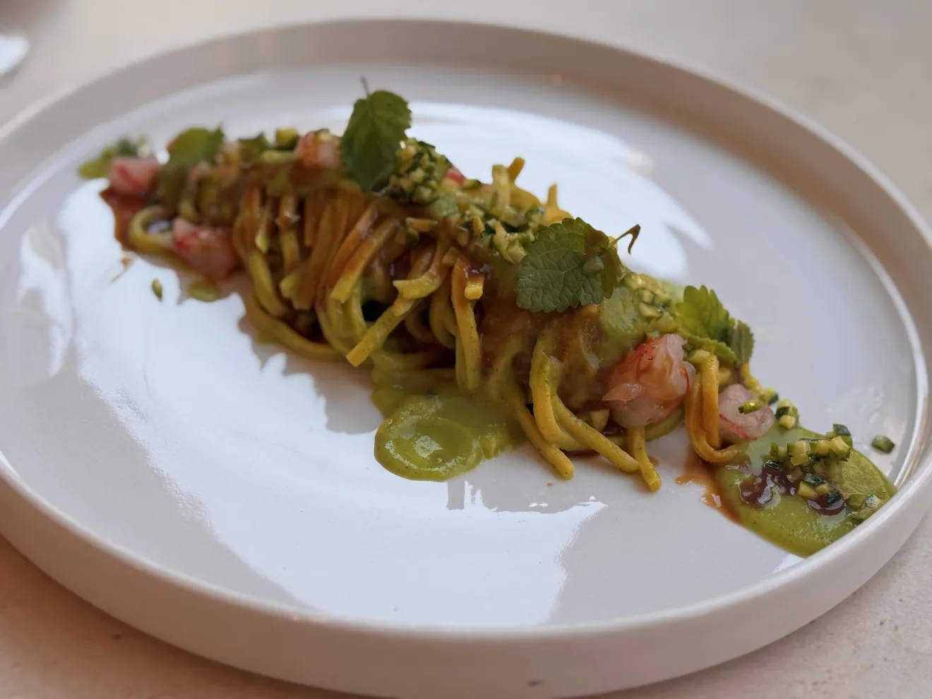 Spaghetti alla Chitarra con Gambero Rosso, la sua bisque e Zucchine Romanesche.