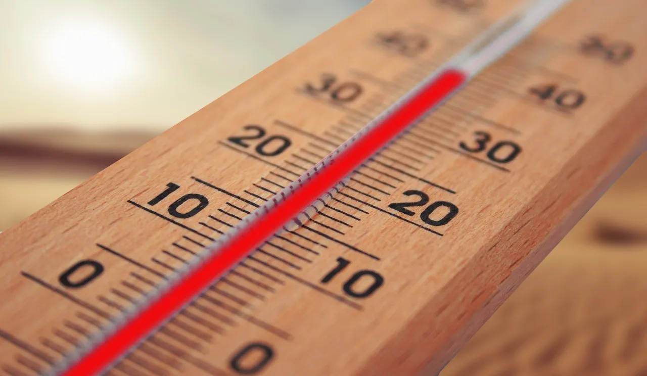 Caldo senza tregua fino a Ferragosto, poi possibile svolta con temporali: l'estate più lunga entra nella fase decisiva