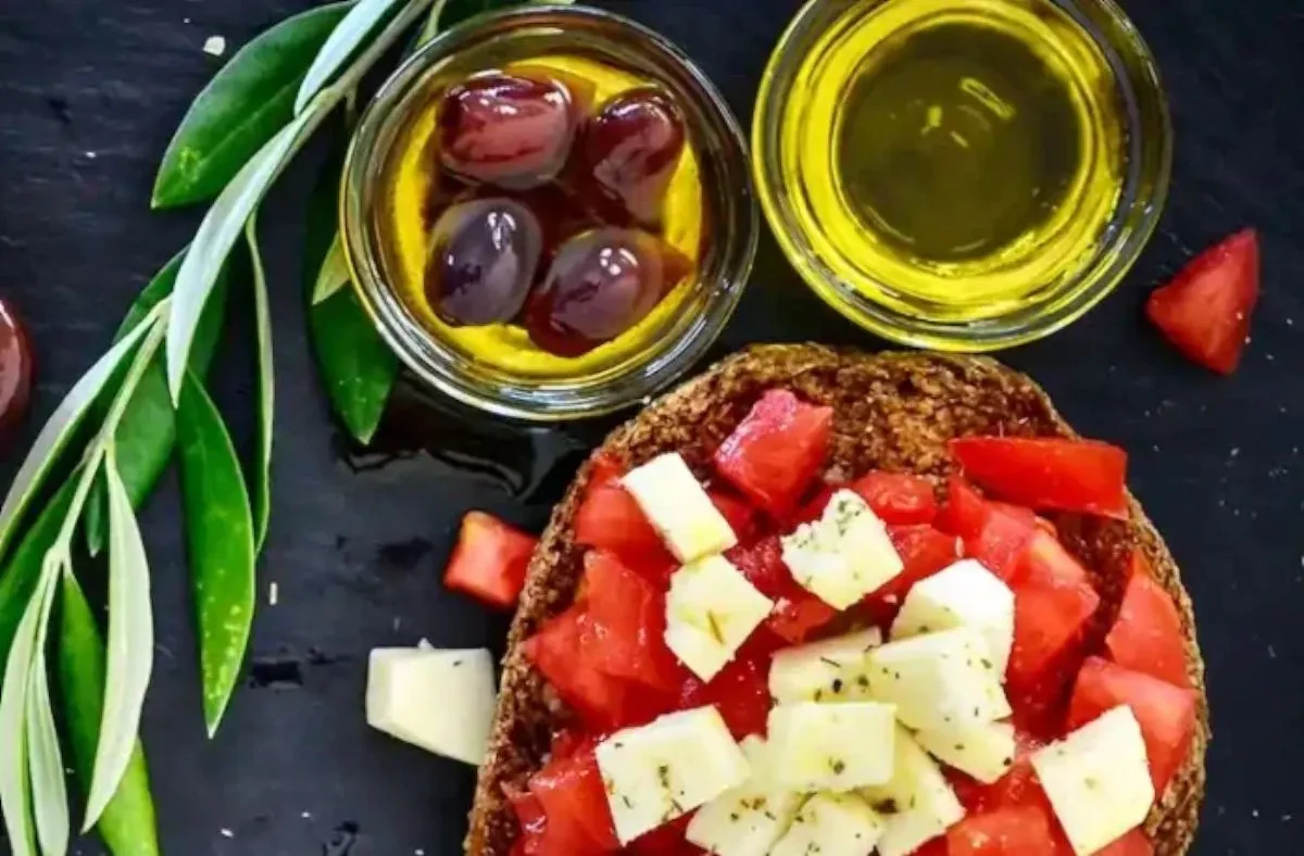 Olio extravergine di oliva protagonista contro la fibromalgia: la dieta mediterranea vegana migliora dolore e colesterolo