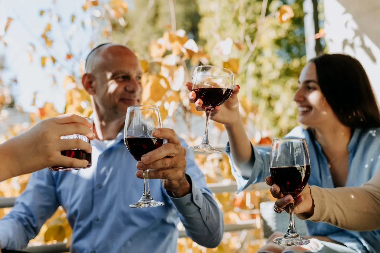 Alcol, non conta solo quanto se ne beve: vino, birra e distillati mostrano rischi diversi