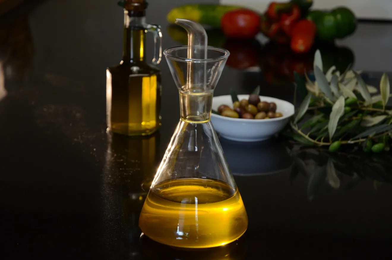 I prezzi all'origine dell'olio extravergine di oliva spagnolo sotto i costi di produzione: intervenga il governo!