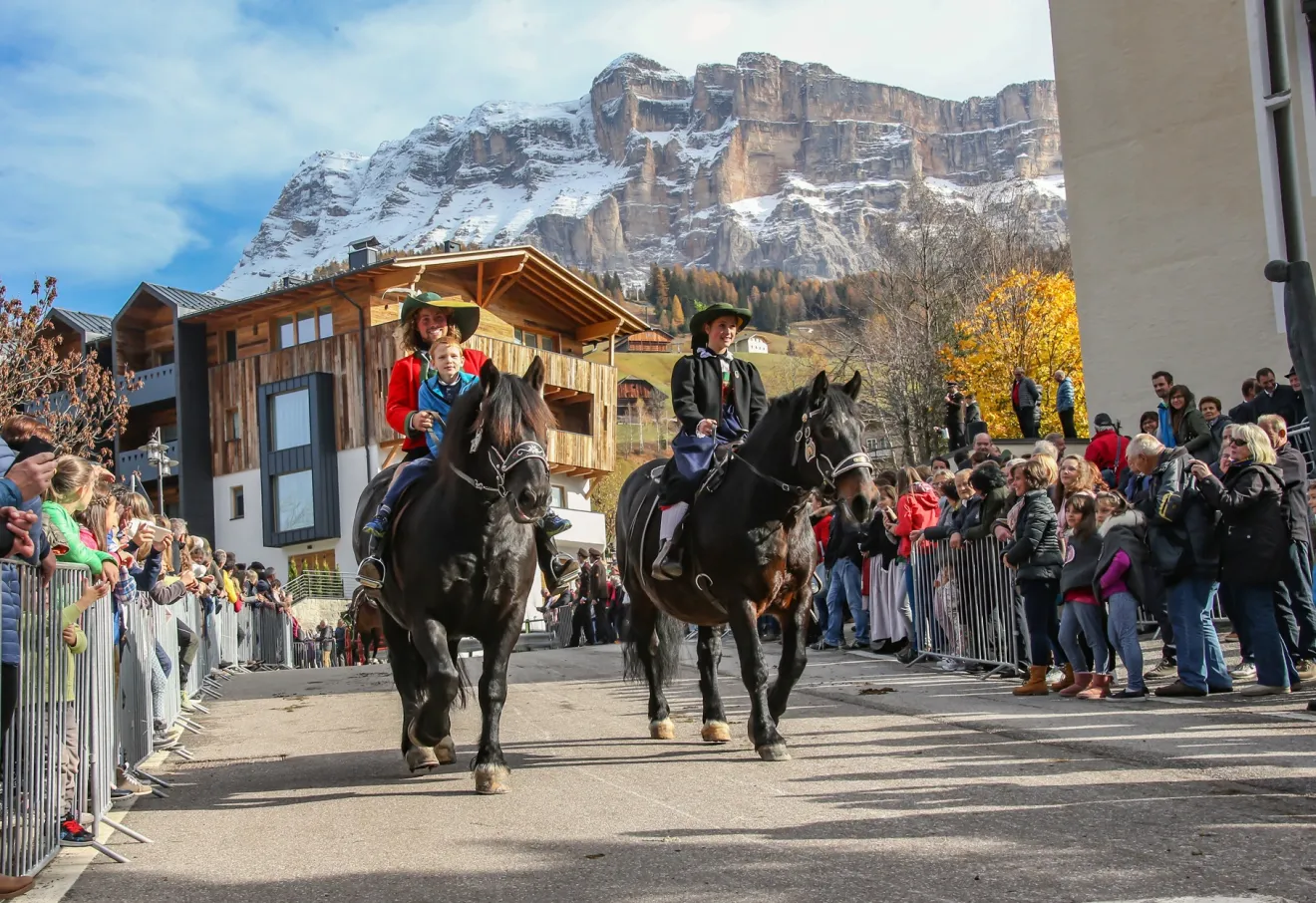  In Alta Badia torna la Cavalcata di San Leonardo