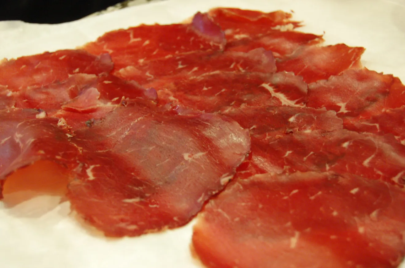 Bresaola della Valtellina Igp, nel 2025 produzione oltre 11.900 tonnellate e consumi a 502 milioni di euro