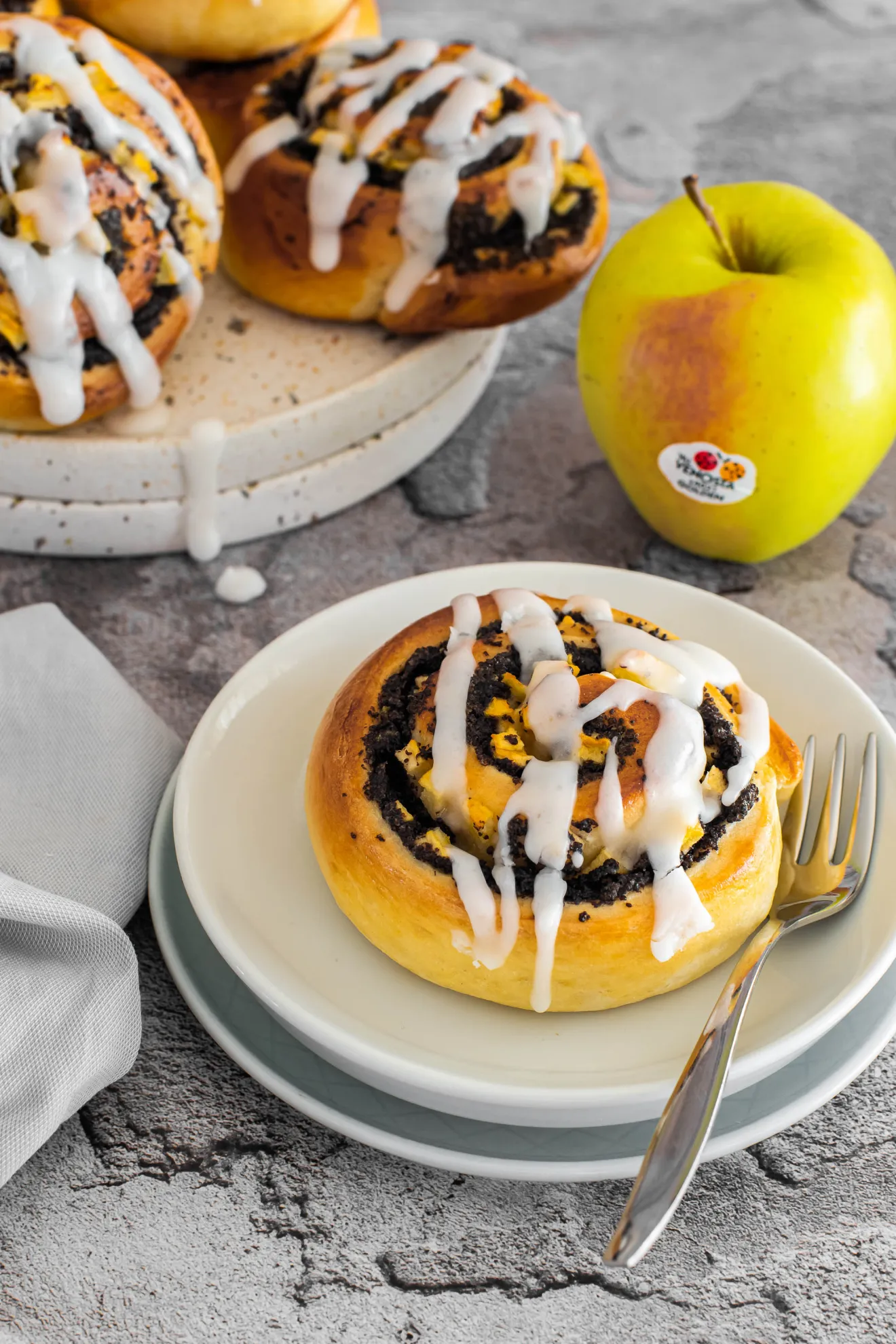 Girelle al papavero e Mele Golden Delicious Val Venosta