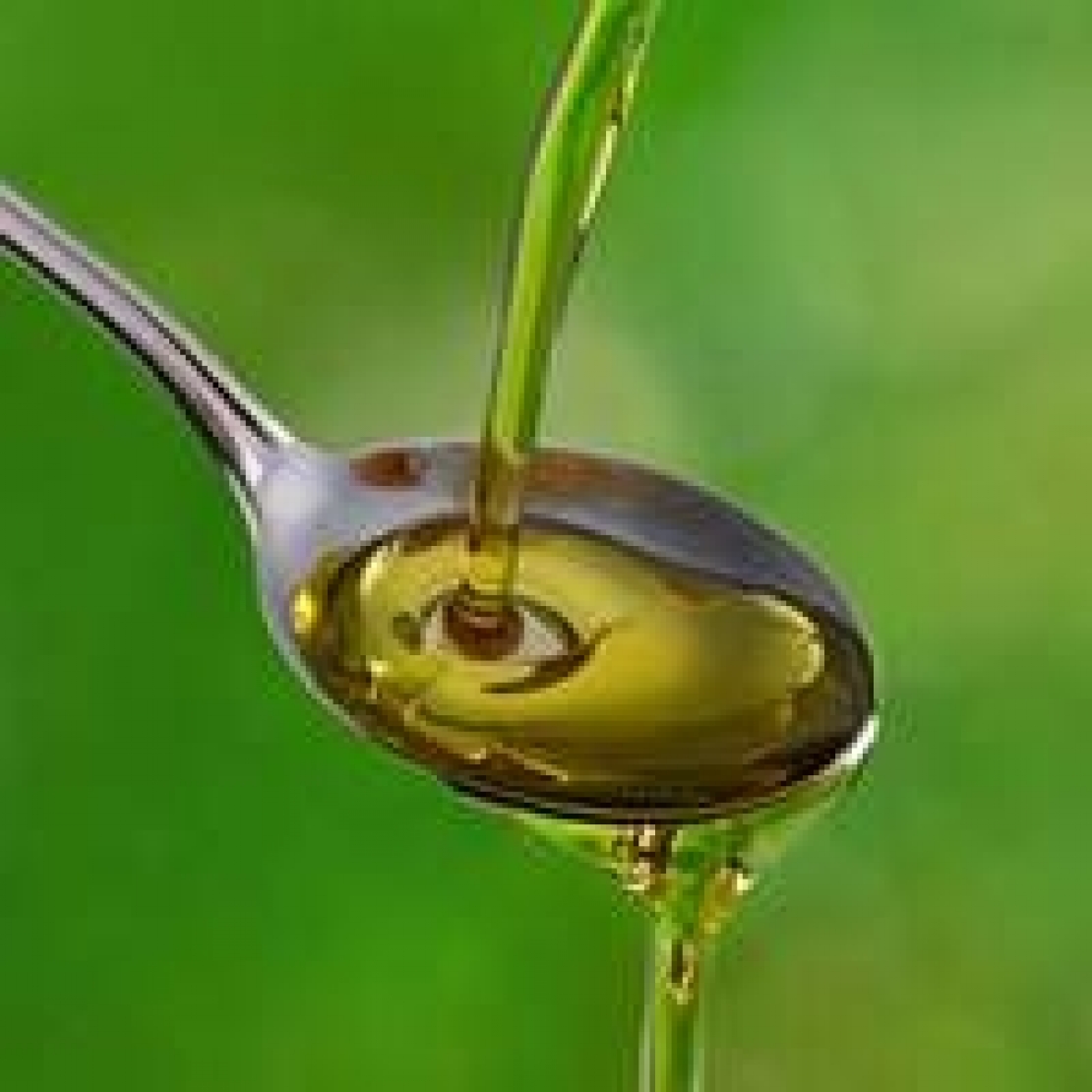 La forza di un olio extra vergine d'oliva fatto come si deve non sta solo nella bottiglia