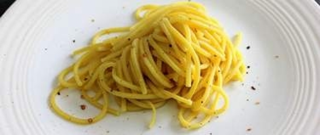 Anche una pasta aglio, olio e peperoncino non è più la stessa cosa con il giusto extra vergine d'oliva