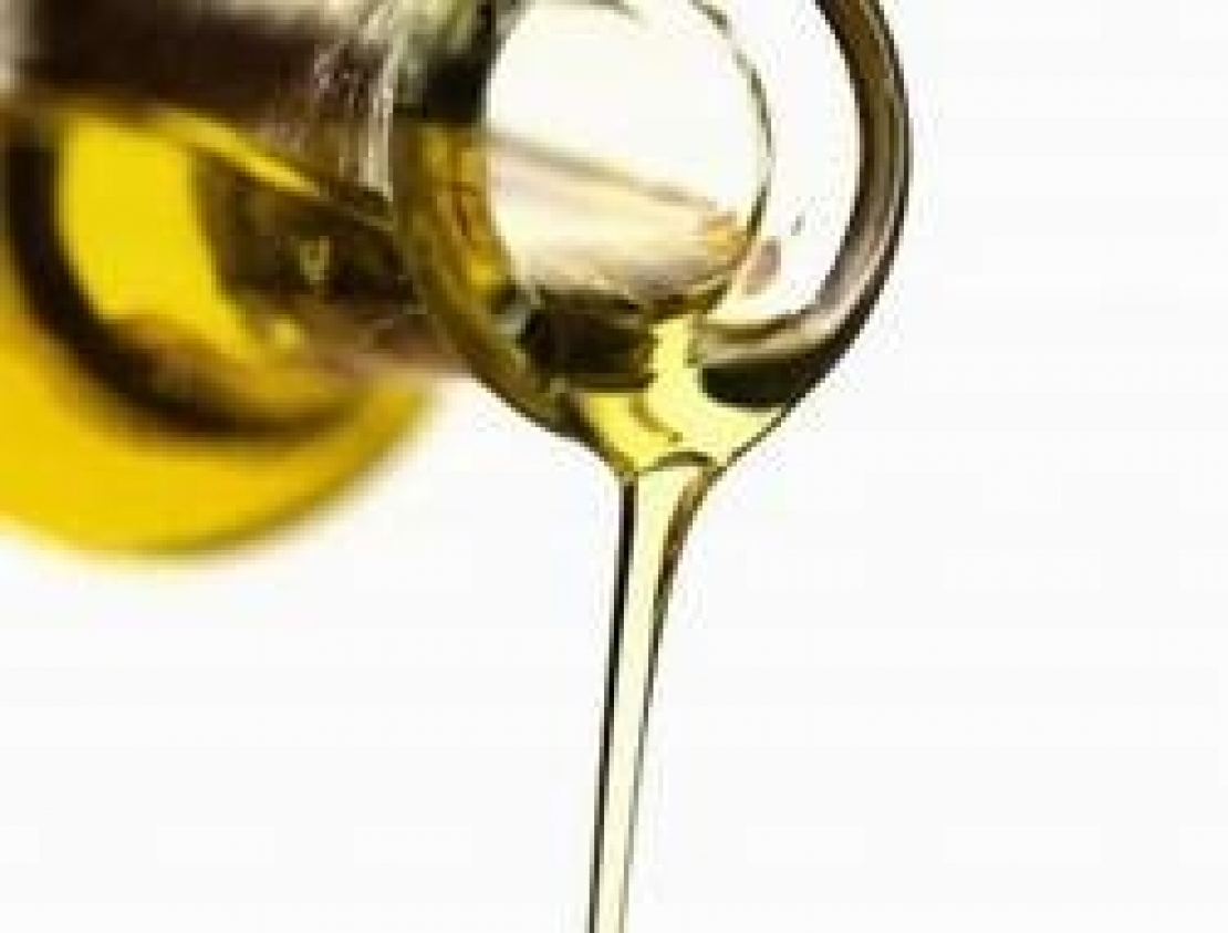 Data di scadenza libera per l'olio extra vergine di oliva. Via il limite massimo dei 18 mesi dall'imbottigliamento