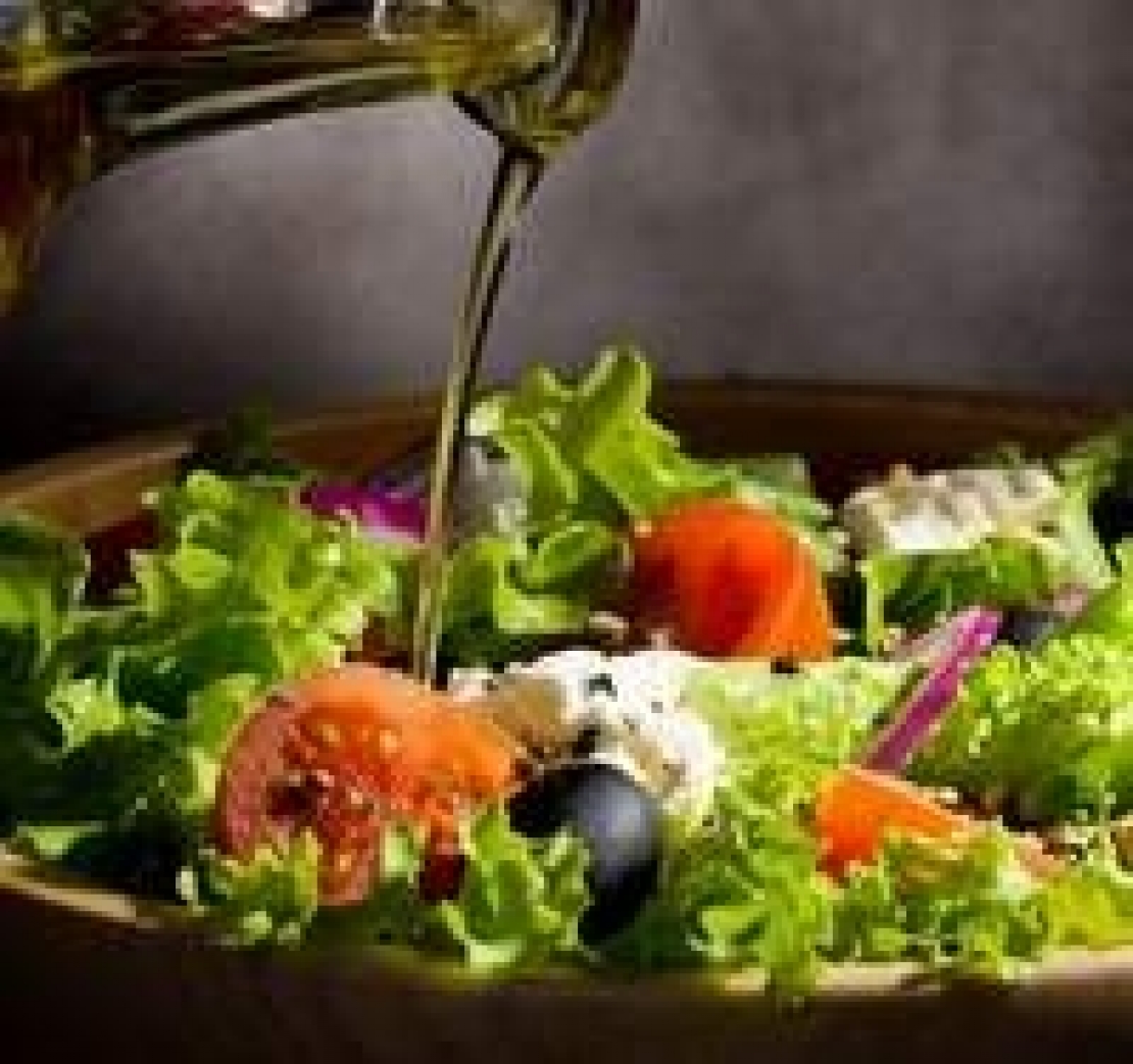 L'olio extra vergine d'oliva, base di una sana dieta vegetariana