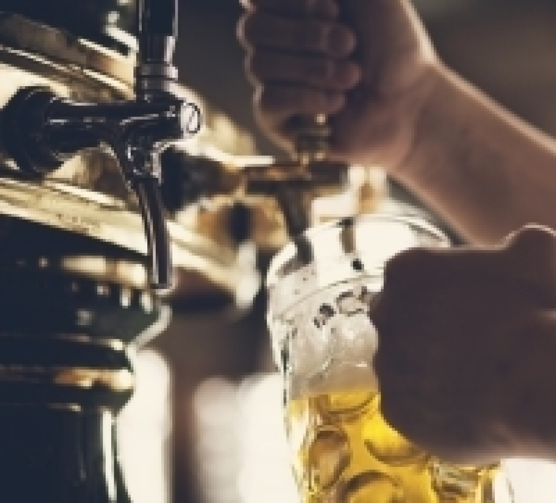 Gli italiani amano sempre di più la birra, purchè nostrana