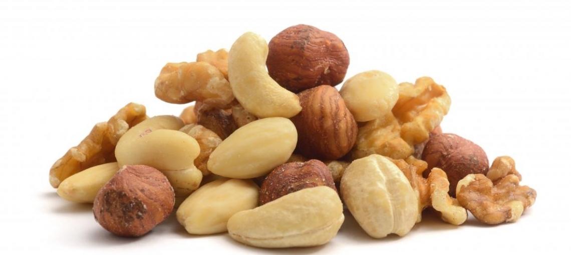Un po' di frutta secca nella dieta fa bene alla salute