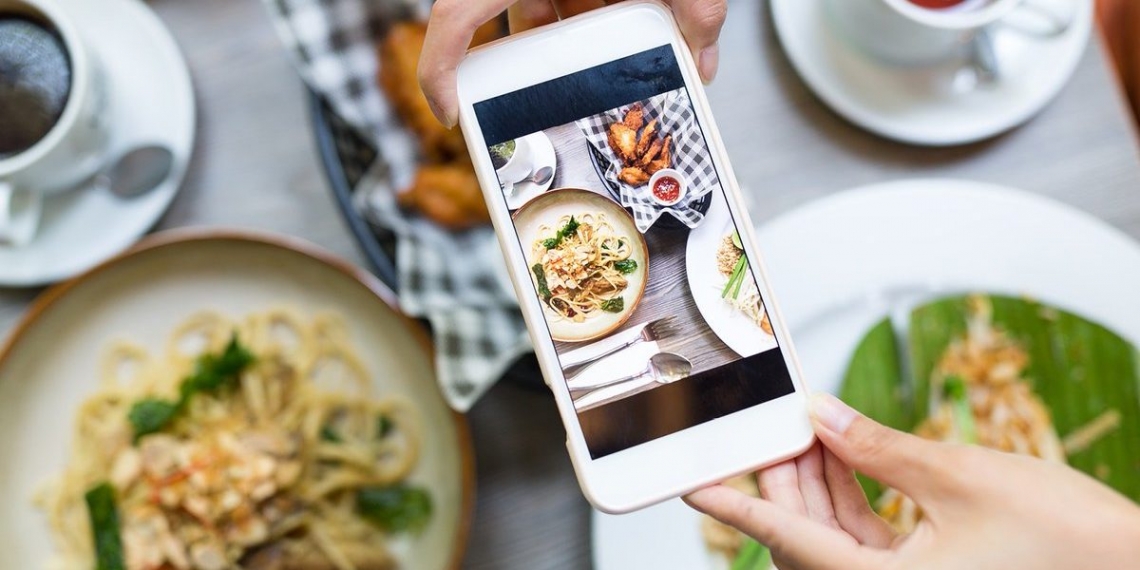 Un terzo degli italiani si fidano di bloggers, influencers e personaggi famosi nelle scelte alimentari