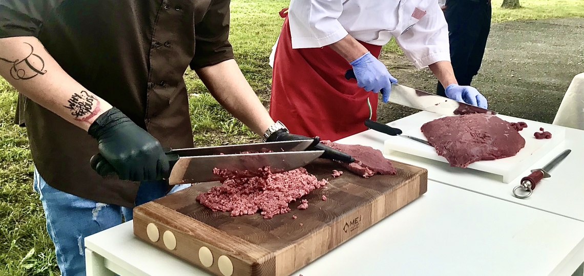 La carne rossa non fa male, ma ad alcune condizioni