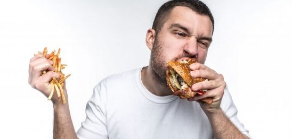 Il cibo spazzatura influisce negativamente sulla fertilità maschile