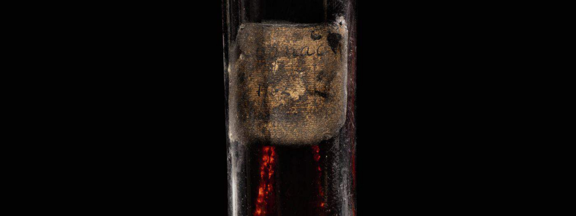 Una bottiglia di cognac da record a Sotheby's