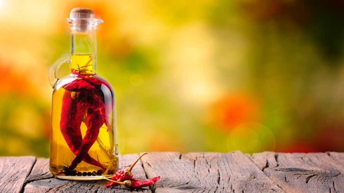 Preparare l'olio di oliva al peperoncino per infusione: i tempi necessari