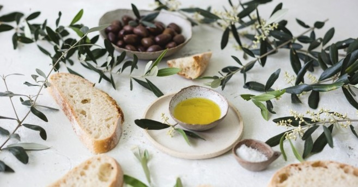 Ecco come l'oleuropeina aglicone dell'olio extra vergine di oliva può aiutare a sconfiggere l'Alzheimer