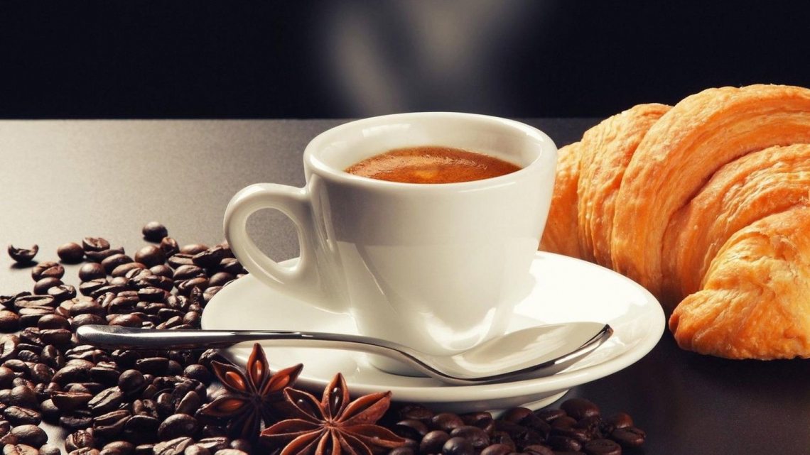 Mai bere il caffè prima di aver fatto colazione