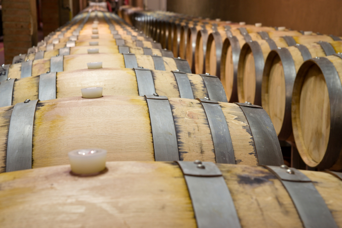 L'influenza di diversi tipi di affinamento con legno di quercia sul vino bianco