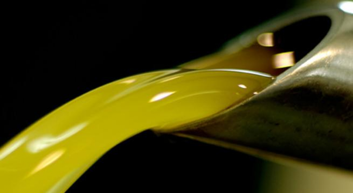 Olio extra vergine di oliva italiano a 5 euro/kg ma il mercato lo farà la Spagna