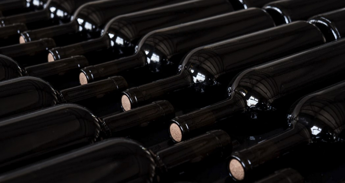 Le giacenze di vino italiano continuano ad essere alte ma in calo
