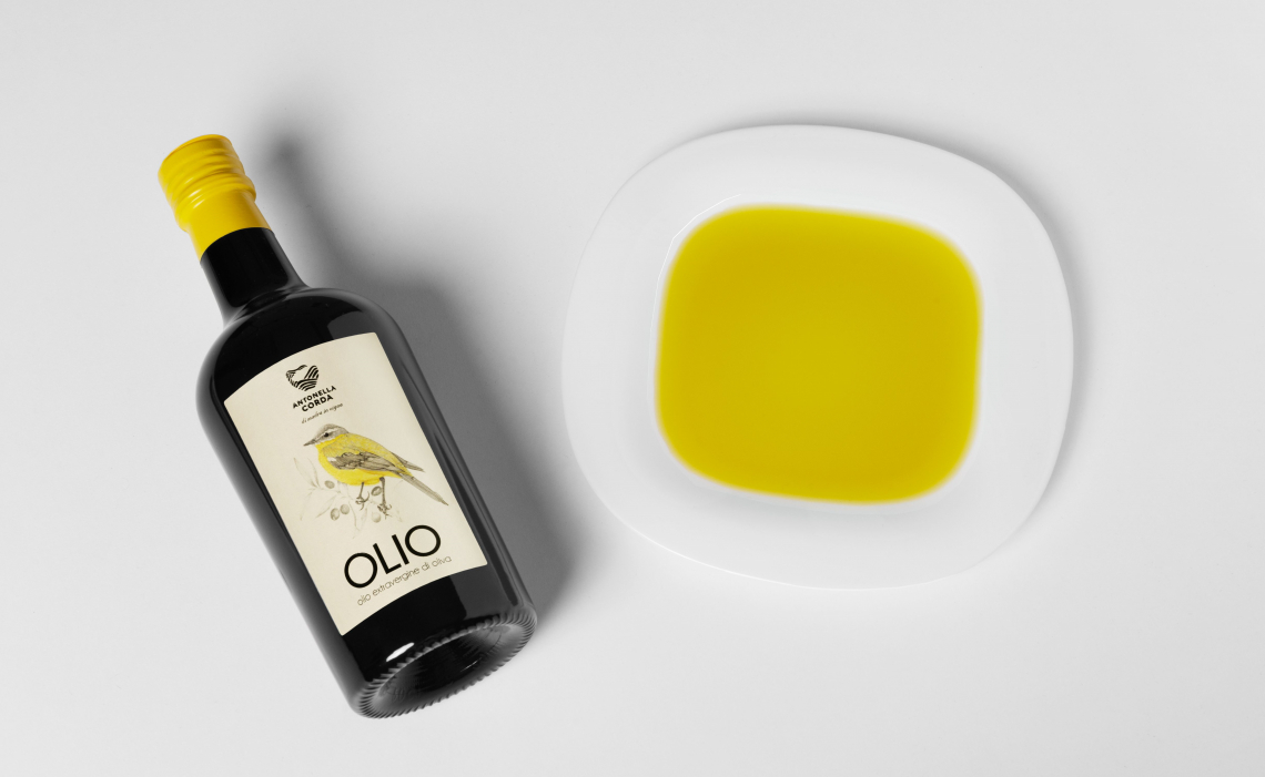 Antonella Corda: nel nuovo olio il sapore della Sardegna