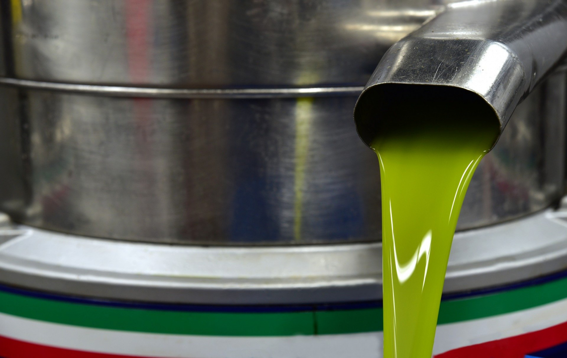 I diversi fenoli distinguono gli oli extra vergini di oliva italiani: si arrivano a scoprire i blend interregionali