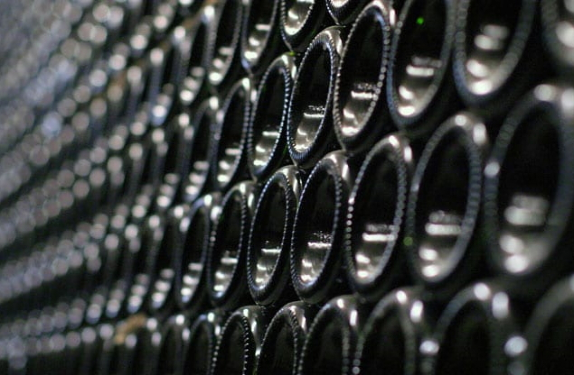 Ancora giacenze record di vino nelle cantine italiane