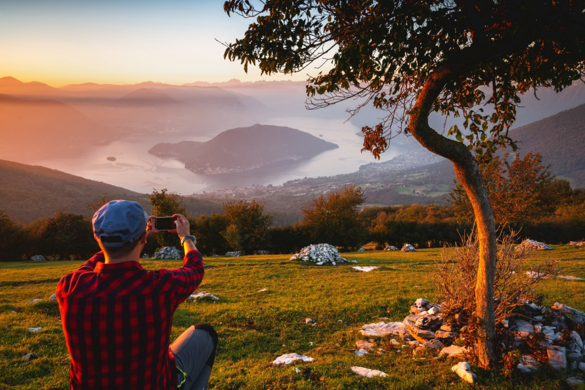 Laghi di Garda, d’Iseo e d'Idro: colori, panorami e attività da praticare