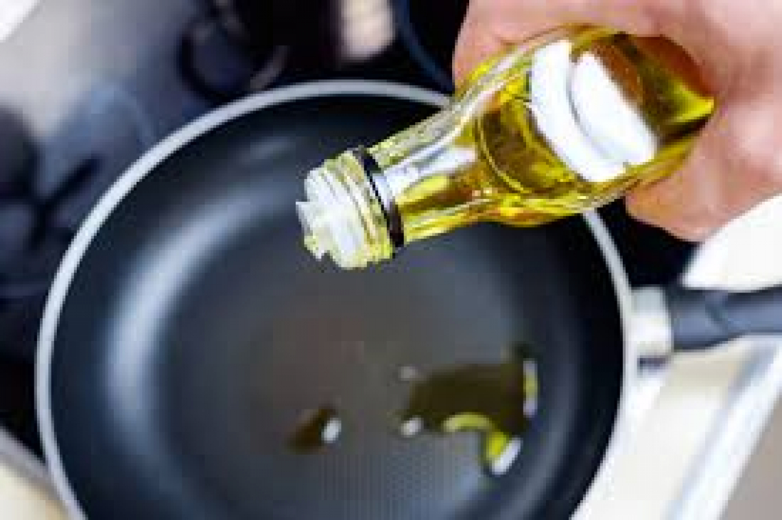 Gli obesi devono mangiare olio extra vergine d'oliva frequentemente