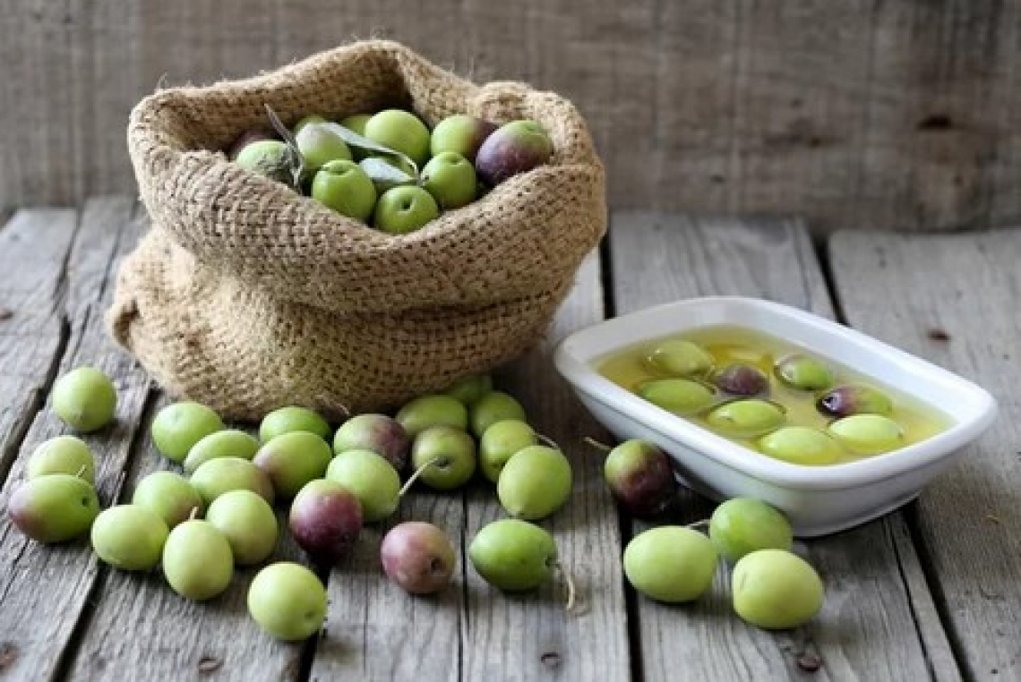 La qualità degli oli di oliva di Maurino, Frantoio e Leccino a novembre e dicembre
