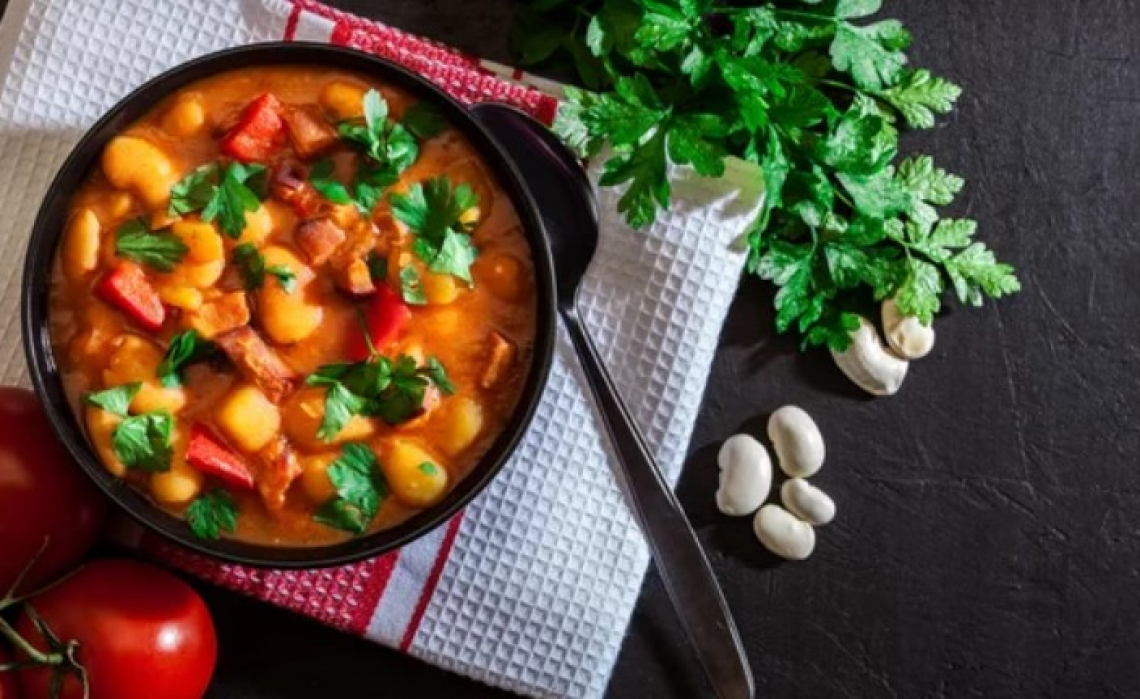 L'origine delle zuppe all'olio di oliva: da cibo per i servi a comfort food di oggi