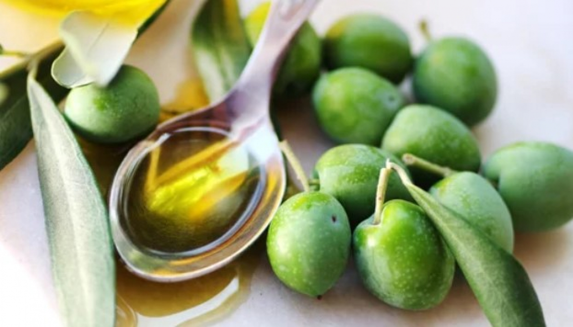 Distinguere gli oli di oliva tunisini da quelli europei, indipendentemente dalle varietà