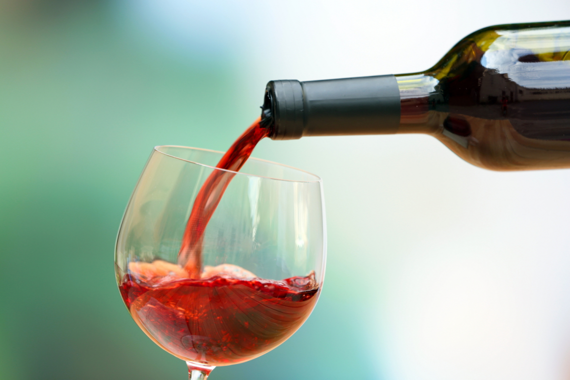 Aumentano i consumatori di vino ma diminuiscono i consumi