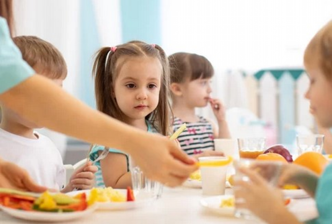 5 milioni di euro per le mese scolastiche con menu biologico