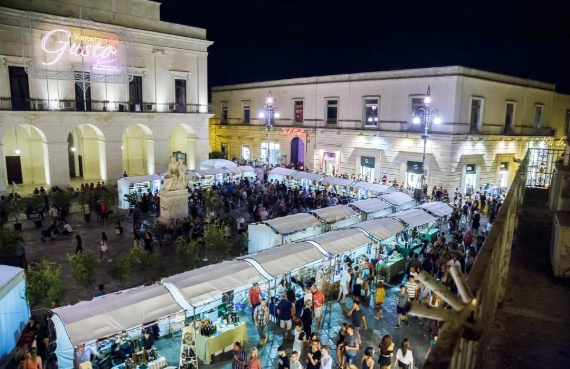 Mercatino del Gusto in Puglia: dalla via dell'Ortofrutta al cafè letteriario