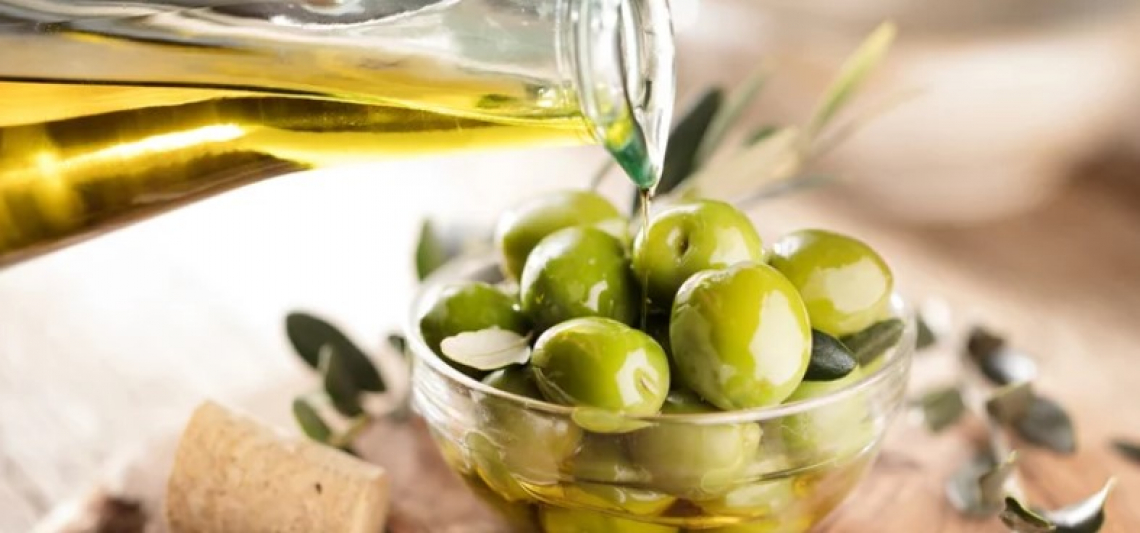 La giusta quantità di olio extra vergine di oliva per aiutarci a dimagrire