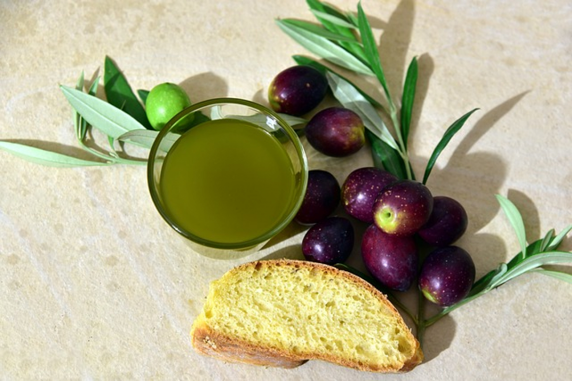 Dieta mediterranea e olio extra vergine di oliva fanno bene al cervello