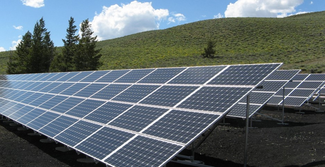 Nuovi pannelli fotovoltaici per produrre energia e cibo