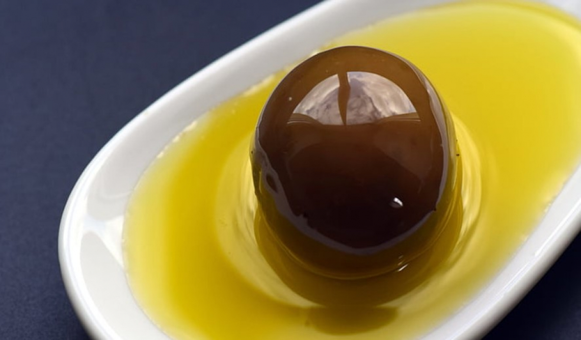 Falso olio extra vergine di oliva: come ti frego il consumatore senza essere scoperto