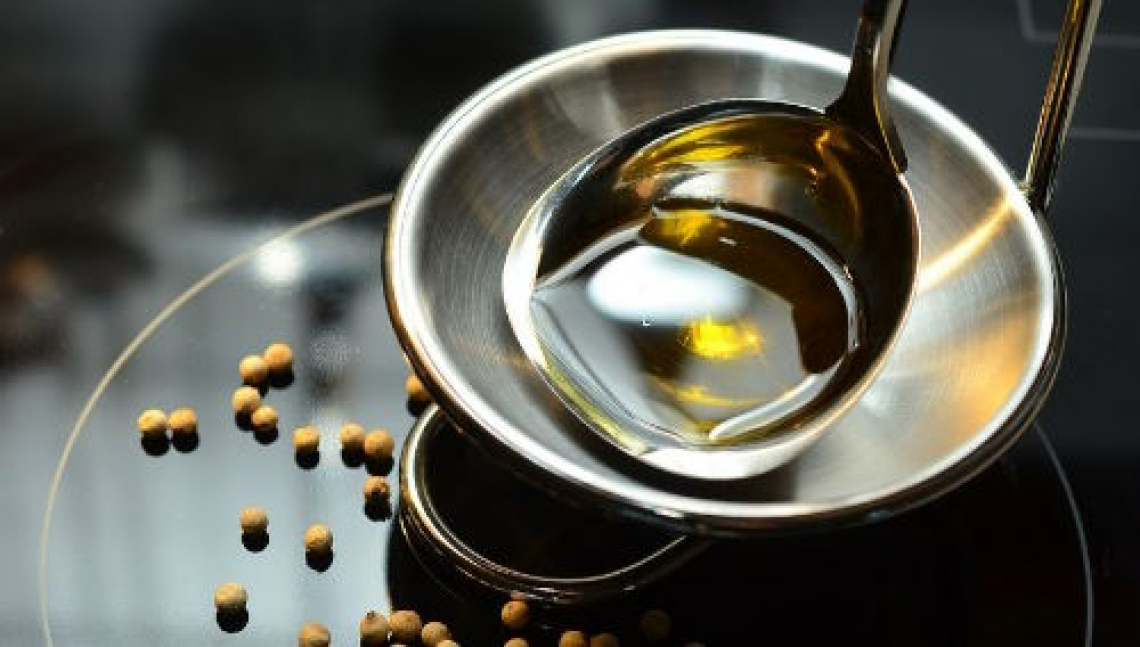 Come usare l’olio extra vergine di oliva in cucina per salvaguardare gusto e salute