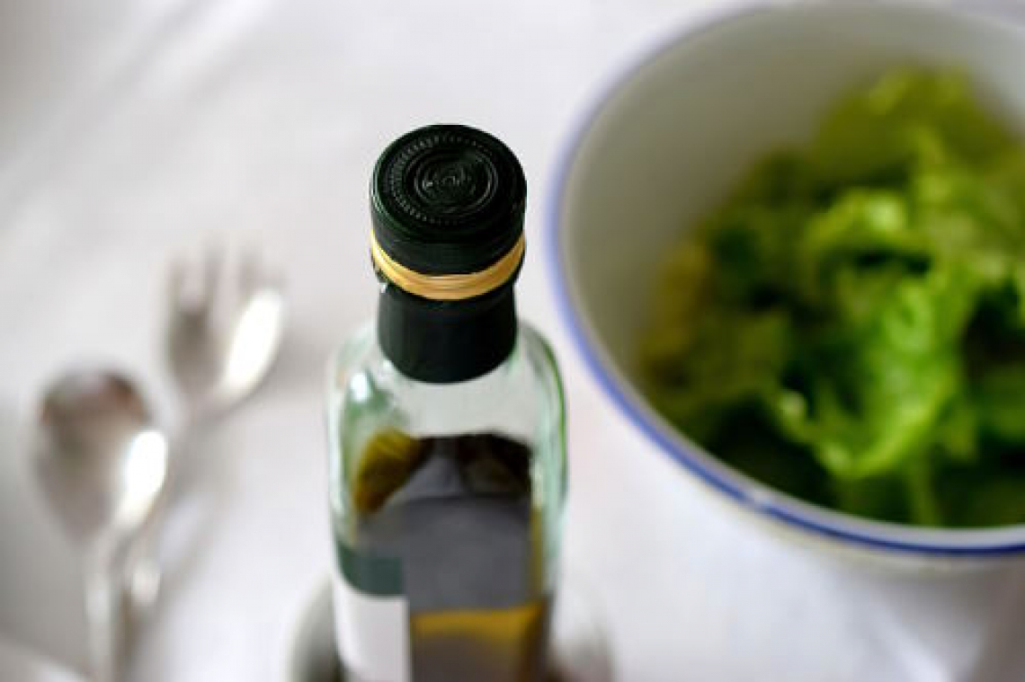 Il bestiario sull’olio extra vergine di oliva: dopo la scadenza fa male alla salute?