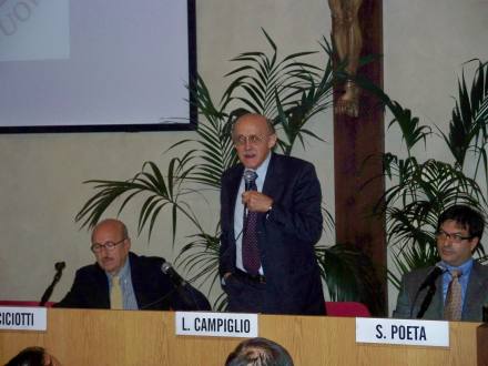 Luigi Campiglio; a sinistra Enrico Ciciotti, a destra Stefano Poeta
