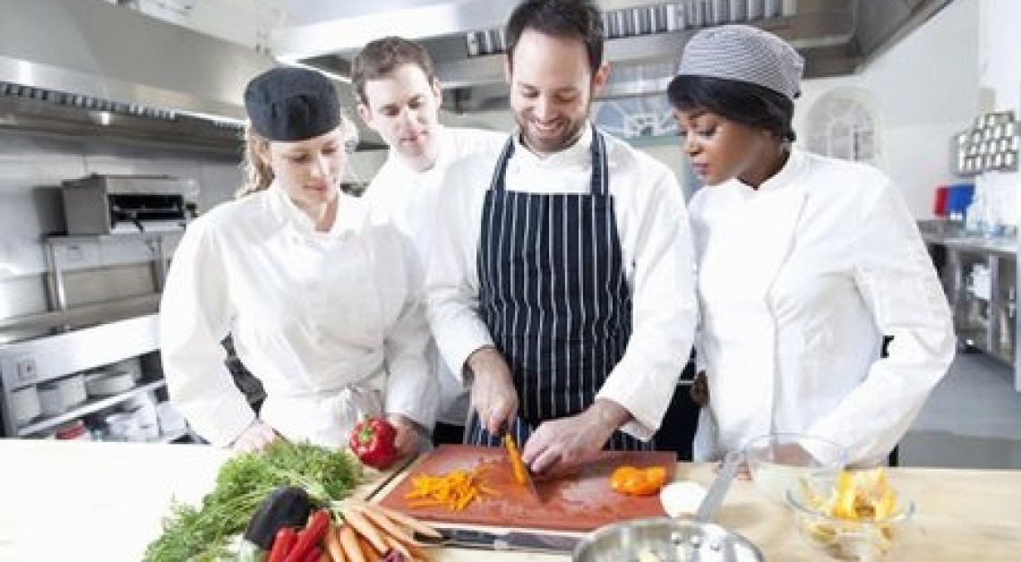 Nasce in Calabria la scuola di Cucina "uno Chef per Elena e Pietro"