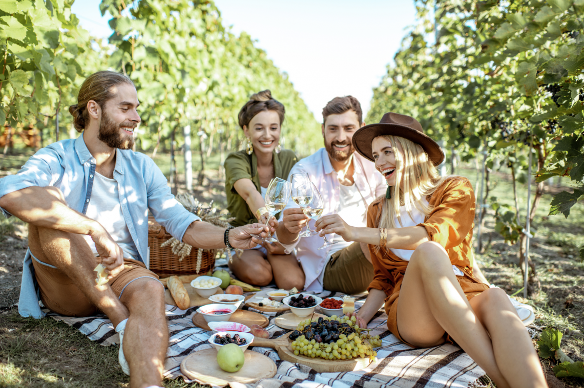 A settembre e ottobre torna Cantine Aperte in Vendemmia: da quest’anno il Picnic in Cantina più grande d’Italia