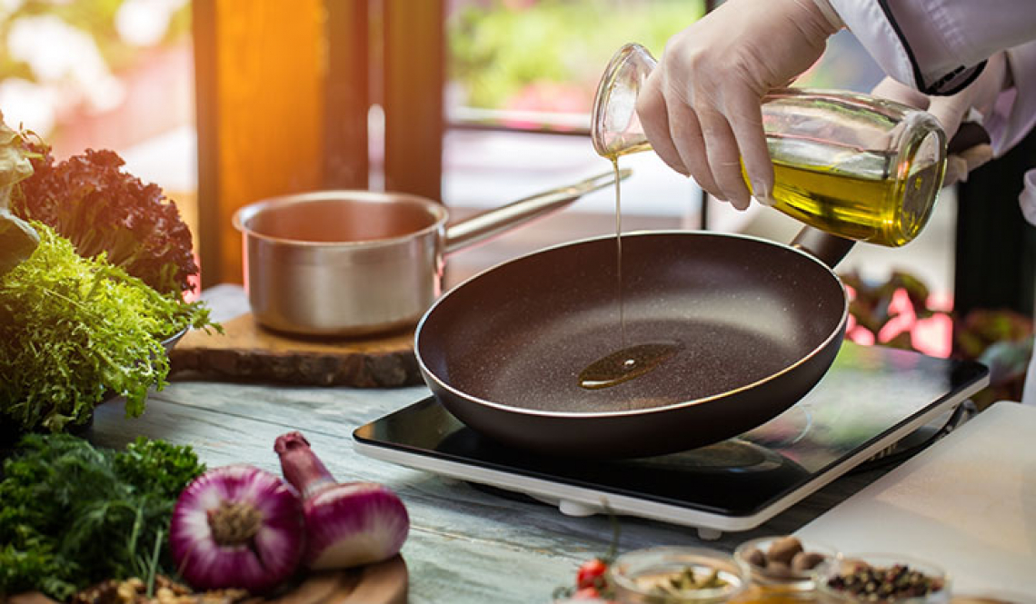 In cottura la conservazione delle proprietà salutistiche dell'olio d'oliva dipende dalla verdura