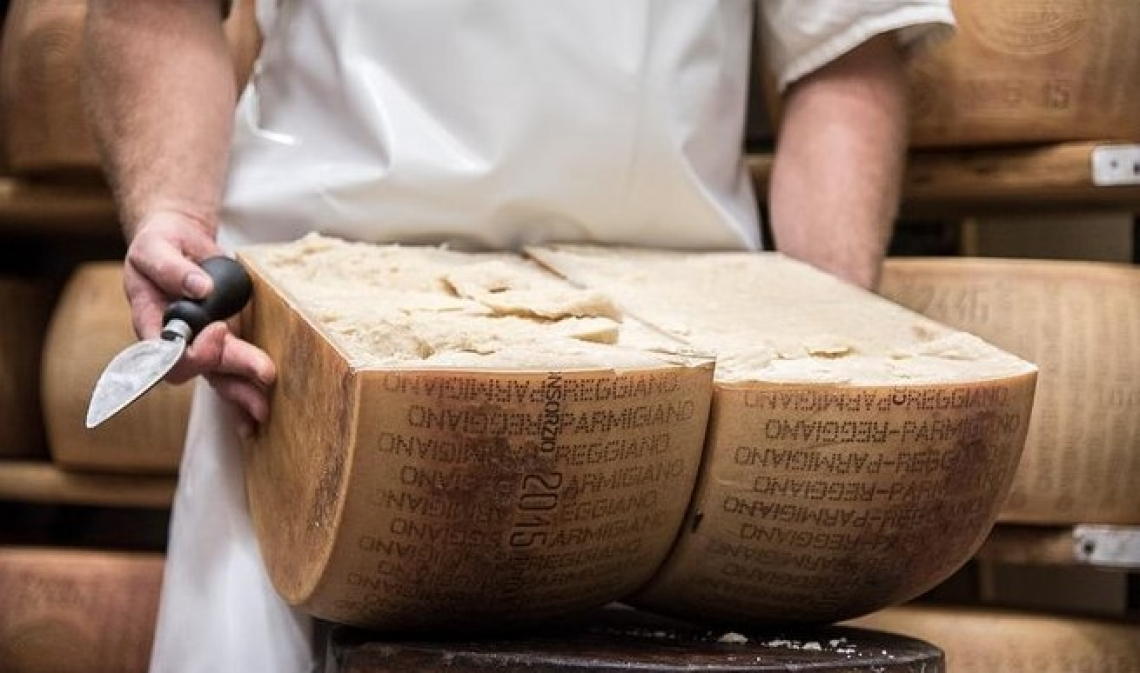 La riduzione del sale nel Parmigiano Reggiano non influenza il suo sapore